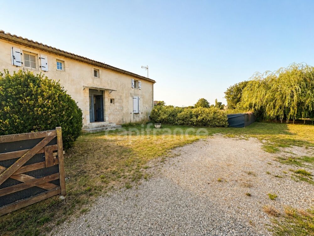 Maison 6 pièces 162 m² · à Corme Royal · 162 m² · 305 000 €