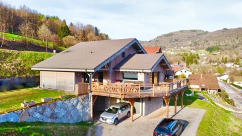 Ce véritable Chalet de montagne est idéalement situé et vous offre une vue imprenable sur les montagnes des Hautes Vosges. Niché 567000 Saulxures-sur-Moselotte (88290)