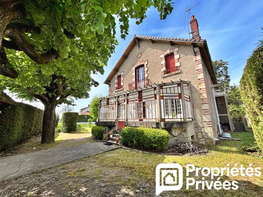Maison de caractère 185 m² à Mehun-sur-Yèvre (18500)
