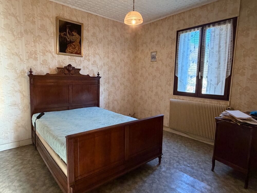 MAISON A RENOVER, 2 CHAMBRES, JARDIN ET GARAGE