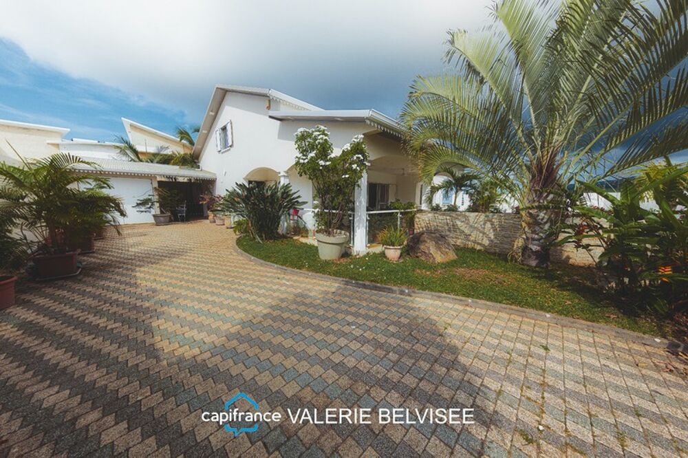 VILLA FAMILIALE F5 AVEC PISCINE, VUE DÉGAGÉE ET SUPERBES VOLUMES  SAINT-LOUIS