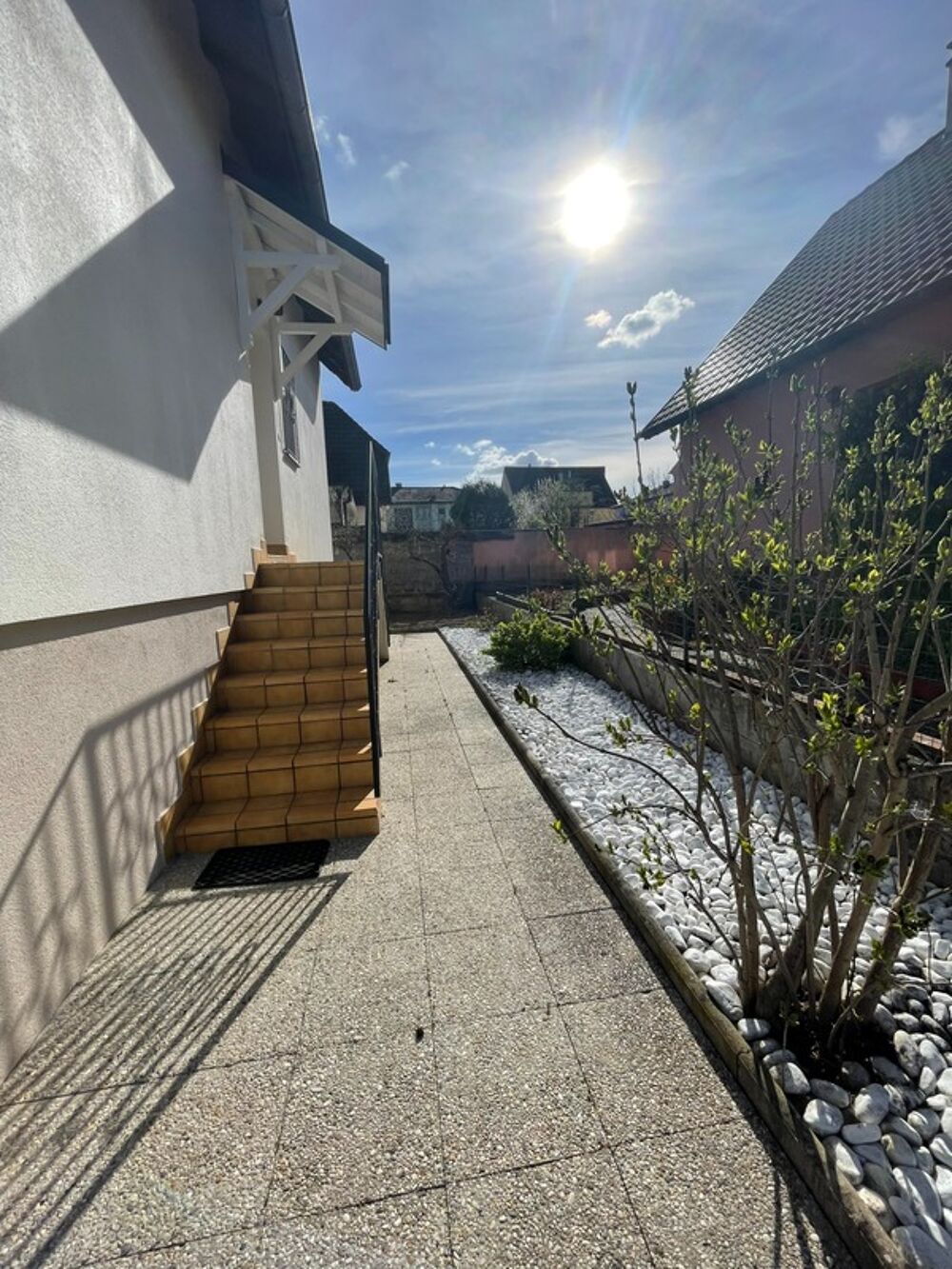 Maison 5 pièces  120 m²  Jardin, terrasse et double garage  Quartier calme à COLMAR à vendre