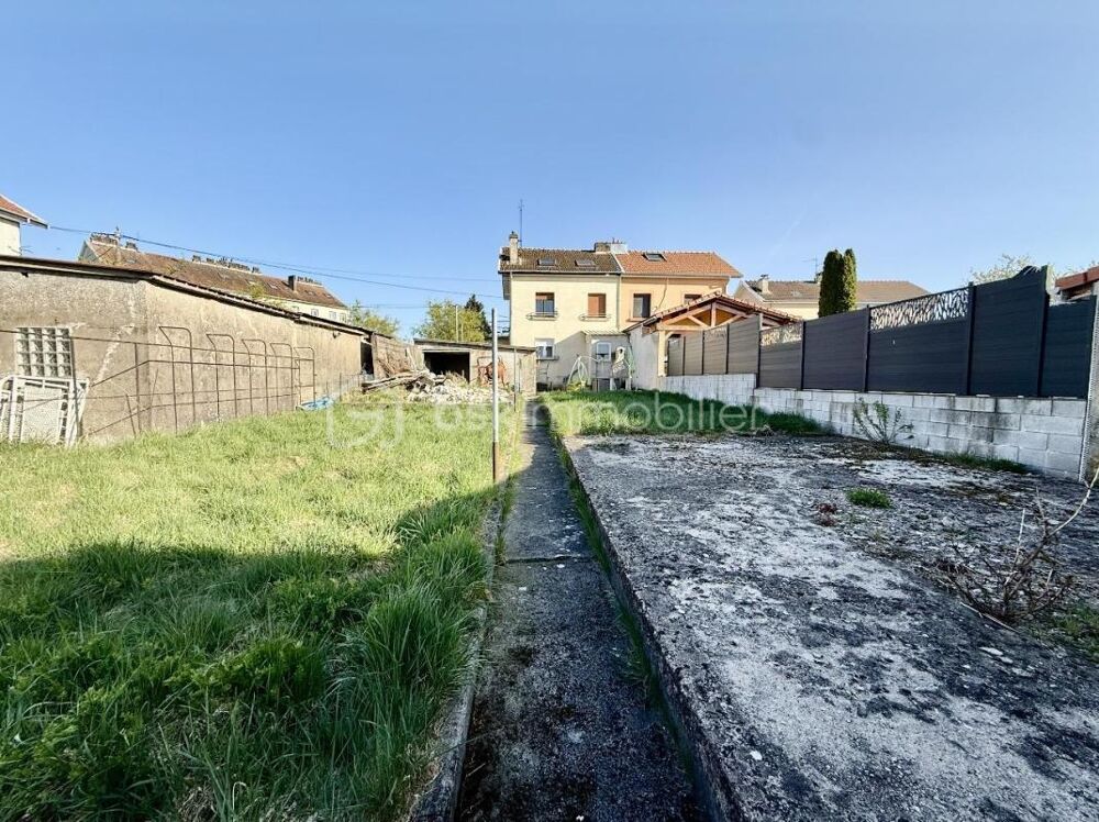 Haucourt Moulaine dans le quartier prisé de saint Charles : maison à fort potentiel !