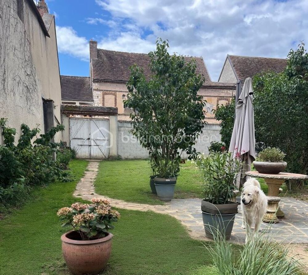 Maison de ville de 260 M2 avec jardin à Villeneuve-l'Archevêque