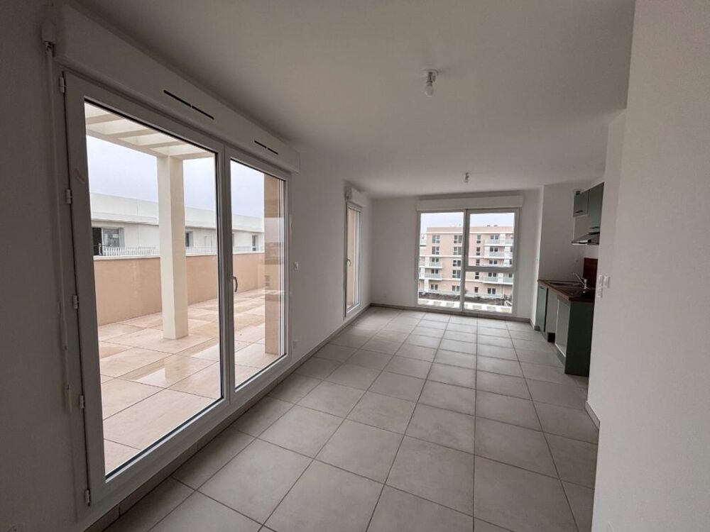 T2 avec terrasse et parking à MONTEUX