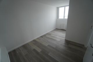  Appartement à louer 3 pièces 78 m²
