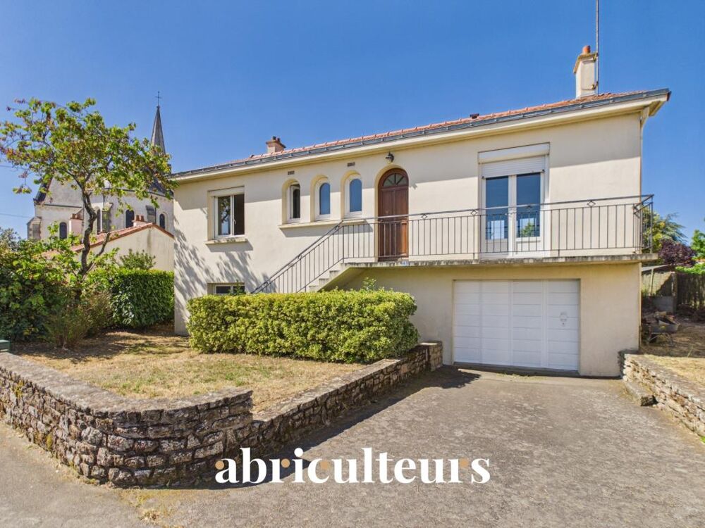 Maison type nantaise , avec grand jardin en vente à bourg de St Hilaire de Clisson (44190)