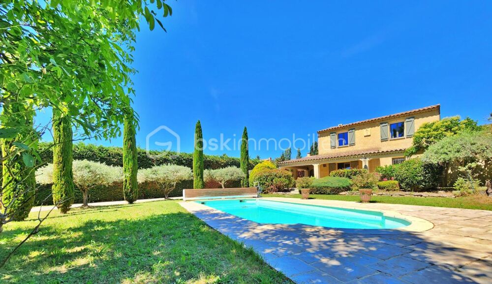 VILLA 4 CHAMBRES AVEC PISCINE SUR 2200M² ENV DE TERRAIN