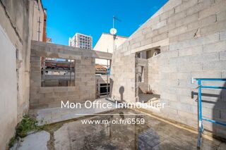  Immeuble à vendre 15 + pièces 220 m² Marseille
