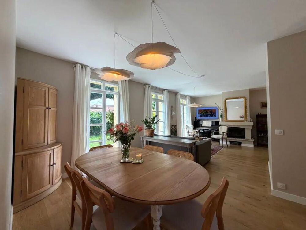 ESPRIT MAISON -TRIPLEX FAMILIAL AVEC JARDIN  PETITE RÉSIDENCE ARBORÉE SAINT GERMAIN EN LAYE