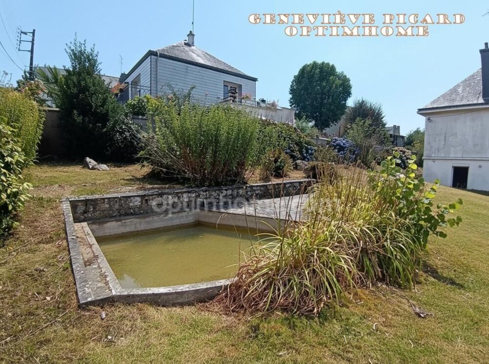 Centre-ville de Pontivy  Maison de 4 pièces sur 1 500 m² en zone UB : un potentiel rare qui fait la différence !