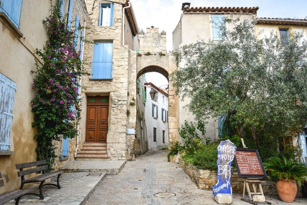 Vente Maison RARE......UNE MAISON: 2 APPARTEMENTS. UNE TERRASSE avec VUE SUR ETANG Peyriac de mer