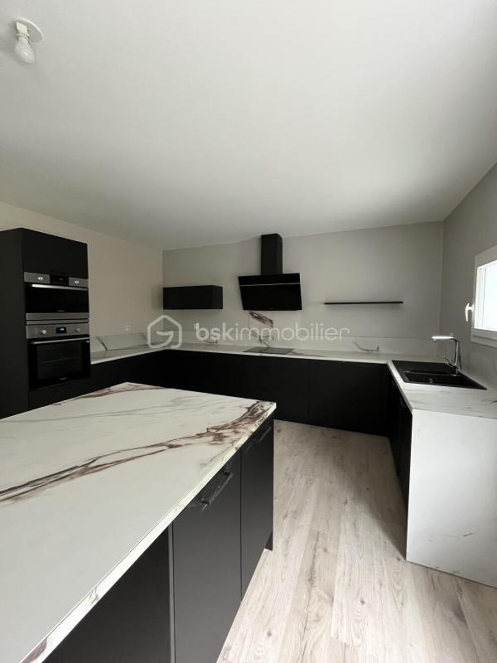 MAISON DE PLAIN PIED, 4 CHAMBRES, BEL ESPACE À VIVRE, JARDIN
