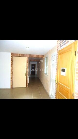  Appartement � louer 4 pi�ces 145 m�