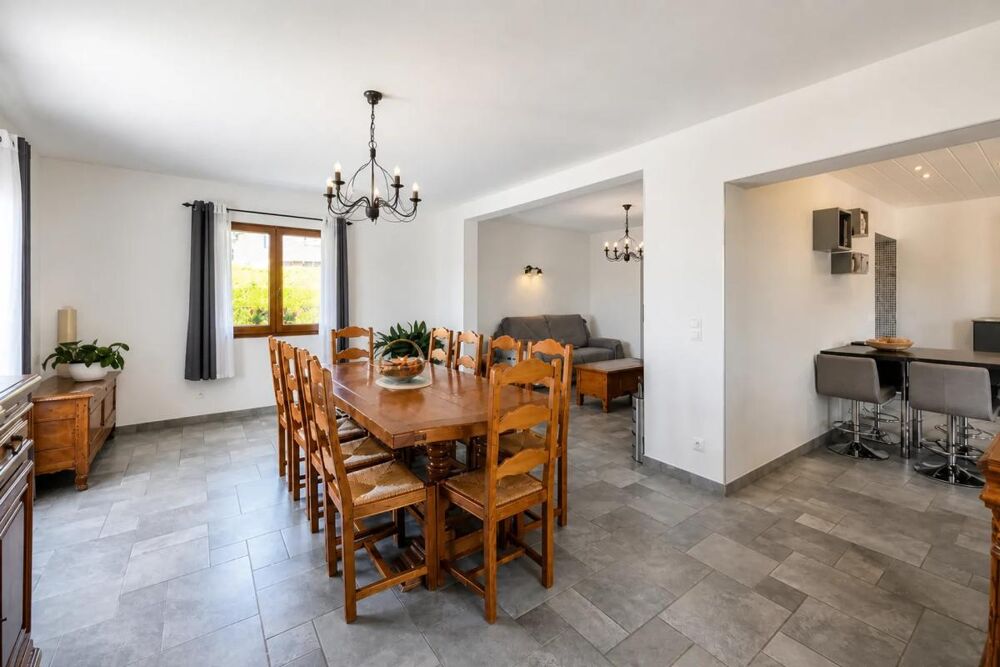 Vente Maison Maison de 8 pièces de 145 m² à Vinzier Vinzier
