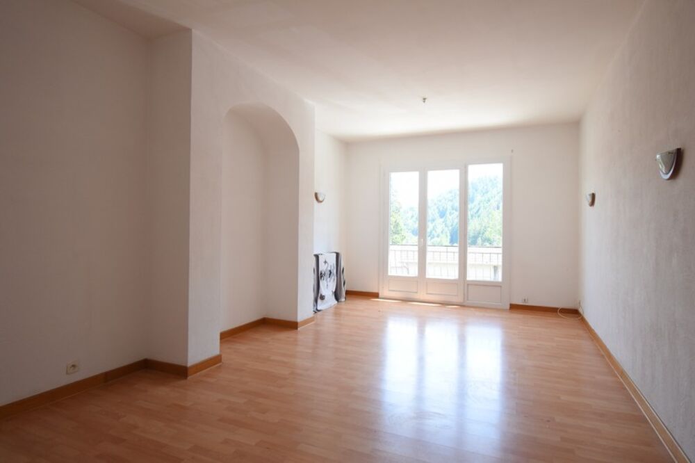 Maison 8 pièces 234 m² · à Saint Martin de Valamas · 234 m² · 99 000 €