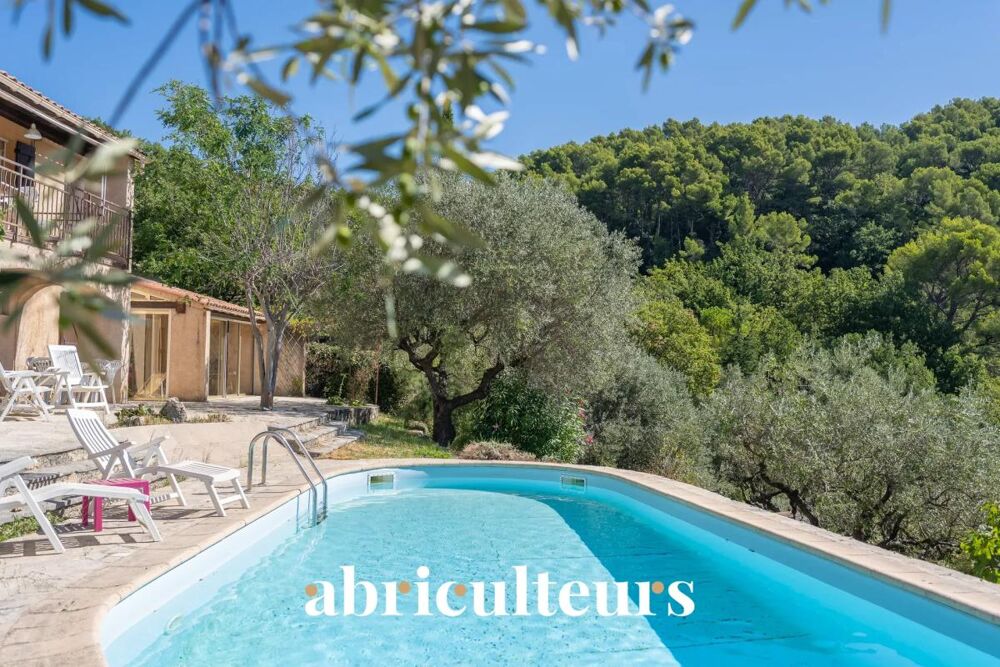 Maison familiale à fort potentiel de 150 m²  Vue panoramique  Piscine et jardin arboré  Seillans