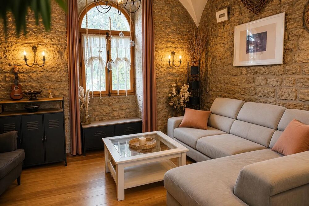 Demeure familiale de caractère de 296 m² avec 8 chambres, garage