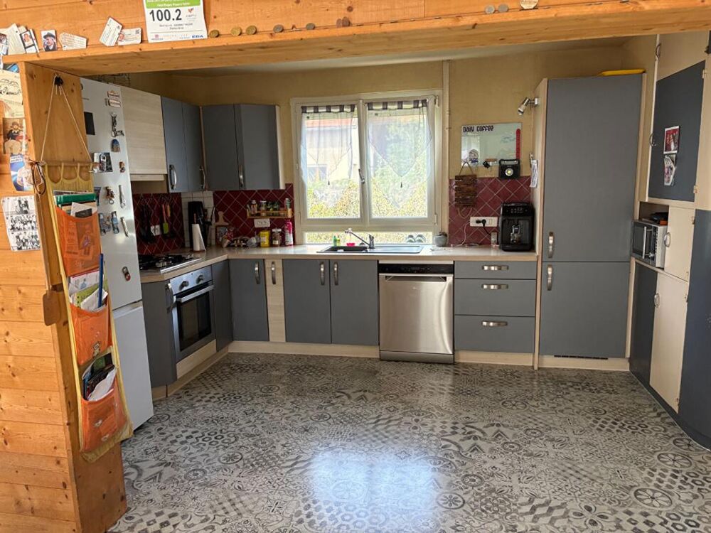 Vente Maison Maison  5 pièces103 m2 + 75m² d'annexes Etival