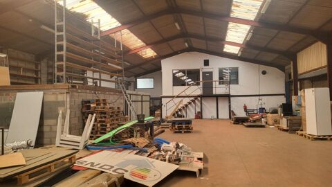   À VENDRE – Ensemble de bureaux et entrepôt à l'entrée de Dieppe 