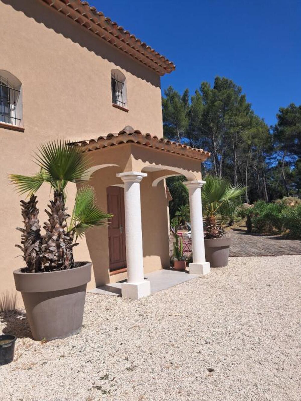 Superbe propriété familiale avec dépendance, piscine et grand terrain arboré