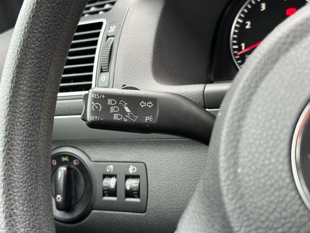Touran II 1.2 TSI 105 BLUEMOTION TECHNOLOGY TRENDLINE 2011 occasion 78240 Chambourcy