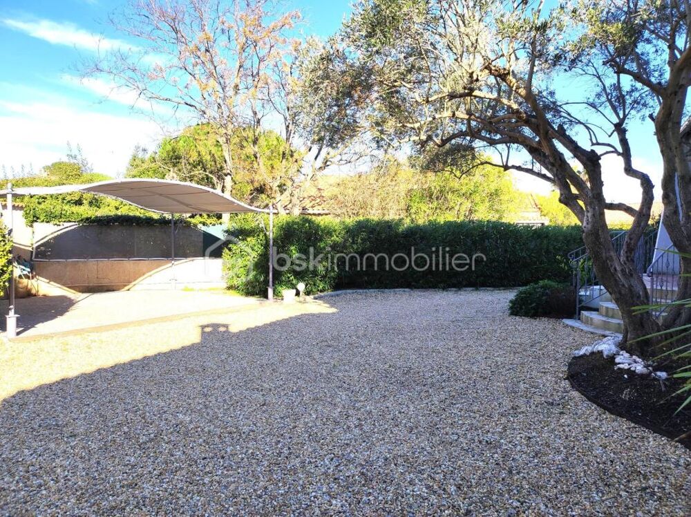 Vente Villa POUSSAN VILLA DE TYPE 8 SUR UNE PARCELLE DE 2000 M² ENVIRON PISCINE ET ANNEXE DE 147 M² Poussan