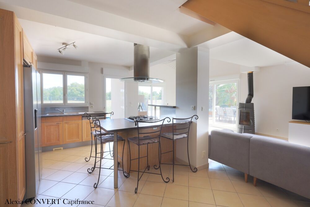 Maison familiale 5 pièces 135m² + terrain 1200m² CURTAFOND