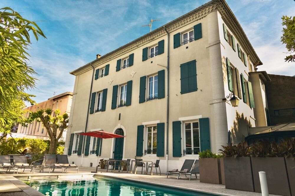 Maison de caractère au coeur dAlès à vendre 12 pièces ALES (30)
