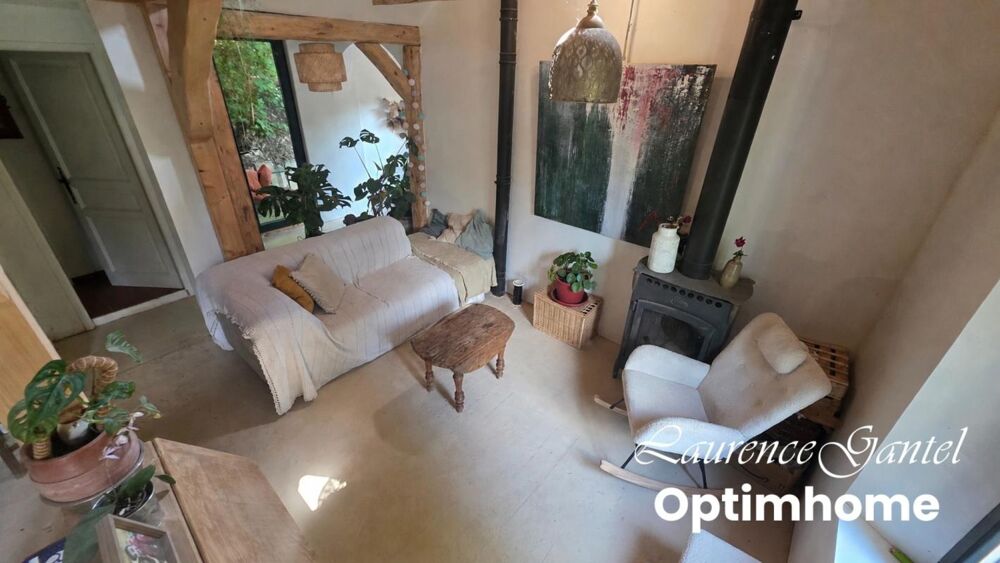 Maison atypique avec dépendance et terrain de 1 550 m² sans vis-à-vis  Barrême