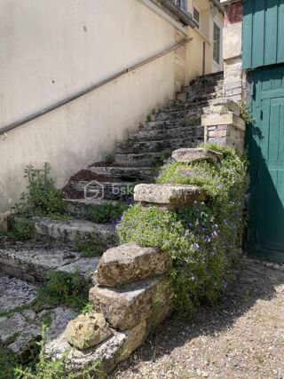  Immeuble à vendre 15 + pièces 556 m²