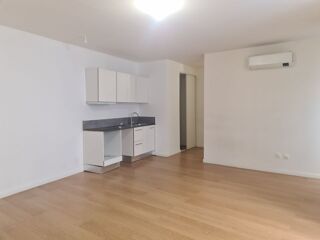  Appartement à louer 3 pièces 64 m²