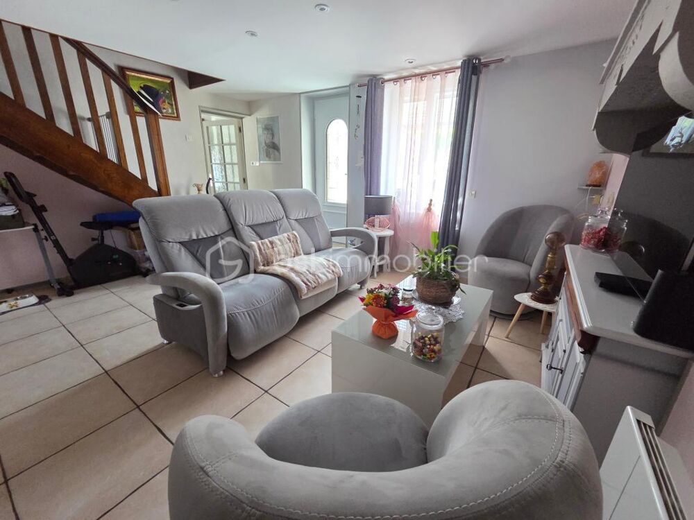Vente Maison Magnifique Maison de village de 126m² avec double garage, piscine hors sol et dépendance à Germigny sur Loire Germigny sur loire