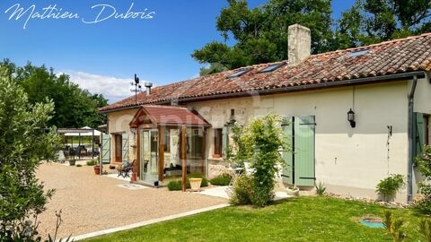   Grange en pierre r�nov�e avec piscine, 4 chambres, au c�ur de la nature en Dordogne Maison - 8 pi�ce(s) - 167 m�