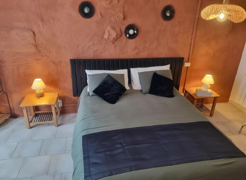 Vente Maison Charme et espace: Maison 15 pièces à Louzignac Louzignac