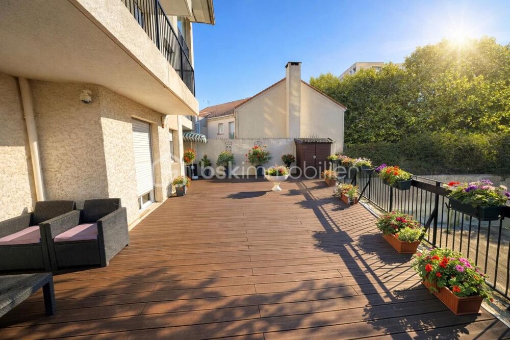 BEAU 3 PIECES avec TERRASSE de plus de 80 m2 !