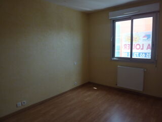  Appartement à louer 2 pièces 32 m²