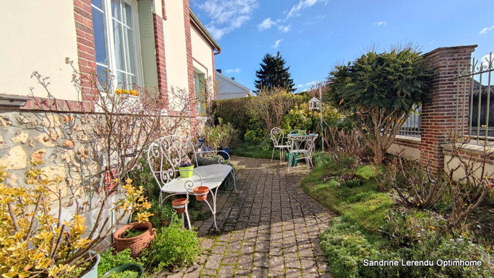 Maison de caractère en pierre avec jardin