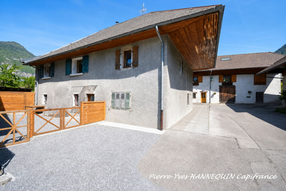 Vente Maison GIEZ – Ensemble immobilier 195 m² – 3 logements + plateau indépendant – Proche du lac d'Annecy Giez
