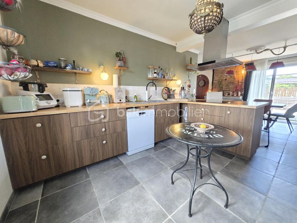 Vente Maison Une maison familiale aux beaux volumes, avec terrain et sous-sol complet Bonnemain