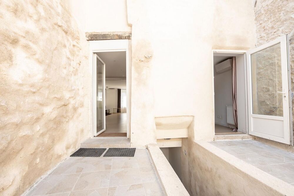 LIEUX UNIQUES - PROPRIÉTÉS PRIVÉES - PROPOSE TRES JOLIE MAISON DE VILLE DE 208 M² ET SA COUR INTERIEURE - GARE 800 M À PIED