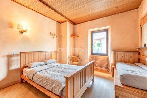   MAISON DOUSSARD PROCHE LAC Maison - 8 pice(s) - 135 m