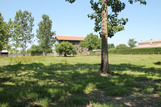  Remise / Grange � vendre 1 pi�ce 83 m� Casteljaloux