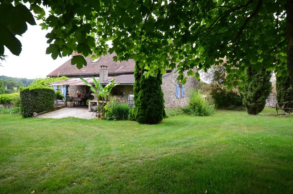ESTERNAY (51), à vendre maison de caractère de 210 m2 et son terrain de 2400 m2