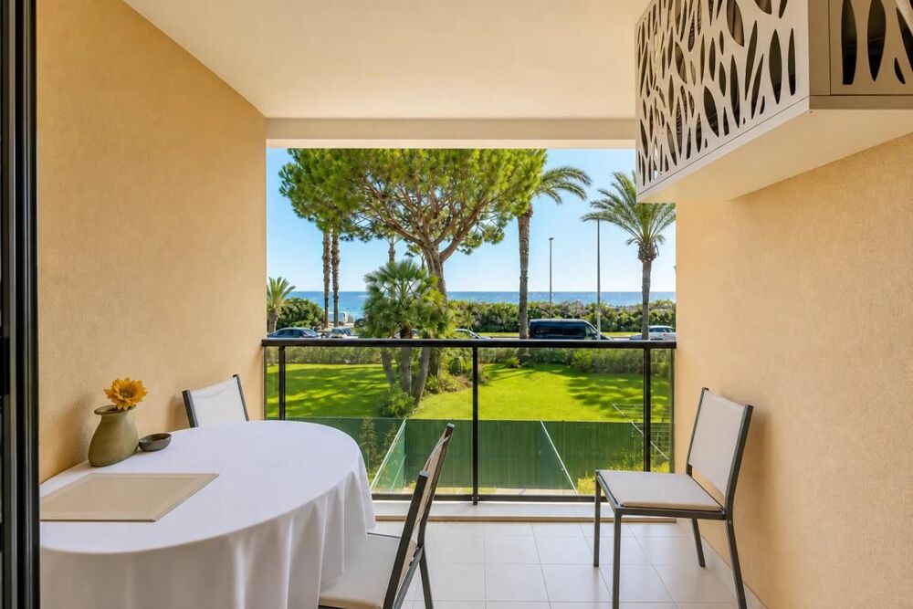 Vente Maison Appartement 2 pièces de 28 m² situé a Cannes front de mer Cannes