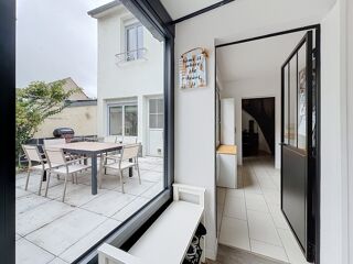 Vente Maison VOUVRAY – LE CHARME D'UNE MAISON DE VILLE RÉNOVÉE, AU CALME ET À L'ABRI DES REGARDS Vouvray