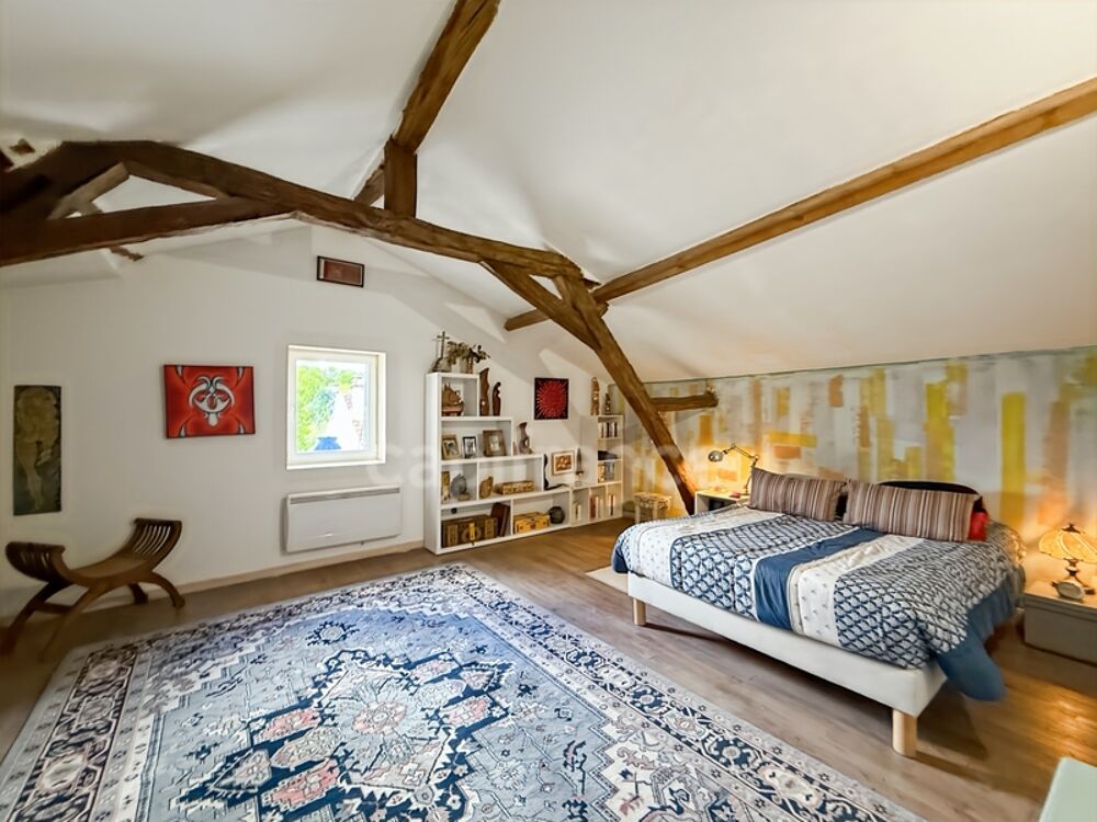 Maison de ville, Villefranche du Périgord, 140m2, totalement rénovée et meublée, cave voutée. Idéal résidence secondaire ou loca