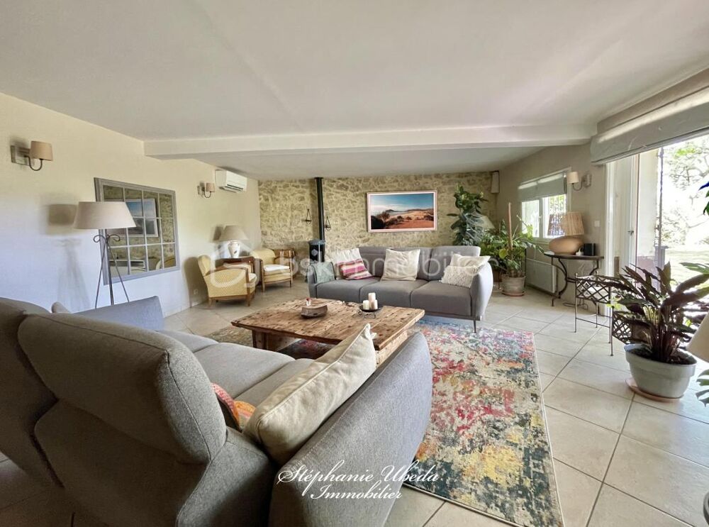 Mas de caractère de 250m2 - 6ch - sur 10000m2 au calme absolu  Cadre provençal dexception à proximité du Golf de Pont Royal