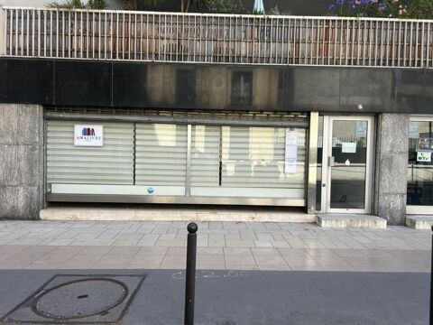 local commercial de 105m&sup2; disponible de suite 3499 75015 Paris
