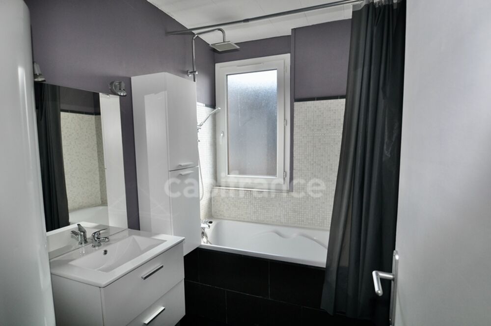 Vente Appartement Dpt Seine Maritime (76), à vendre Proche Rouen Appartement 3 pièces 76 m² au 4ème et dernier étage, sud. Cave Elbeuf